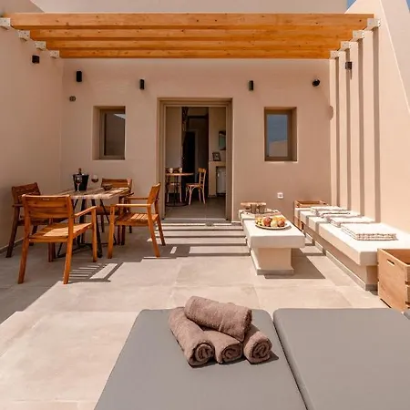 Living Moments Fira (Santorini)