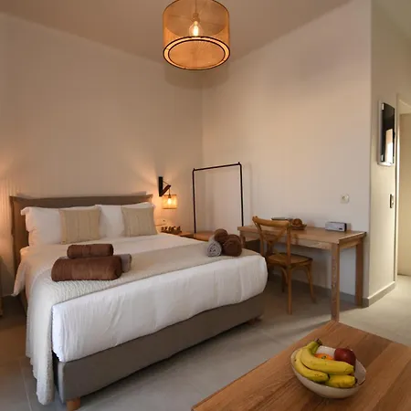 Living Moments Fira (Santorini)