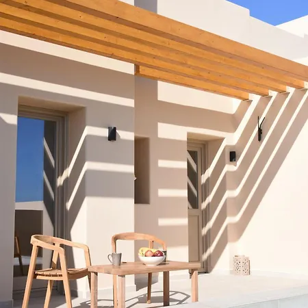Living Moments Fira (Santorini)