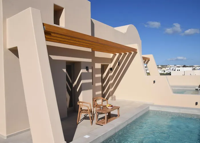 Living Moments Fira (Santorini)