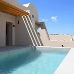 فيلة Living Moments